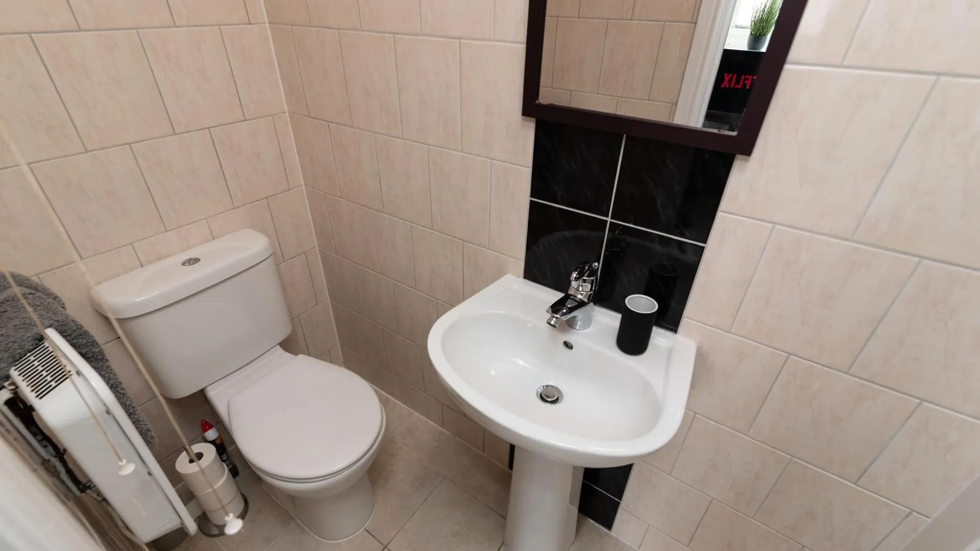 Cozy One Bedroom - Cardiff City Centre Apartment בריטניה